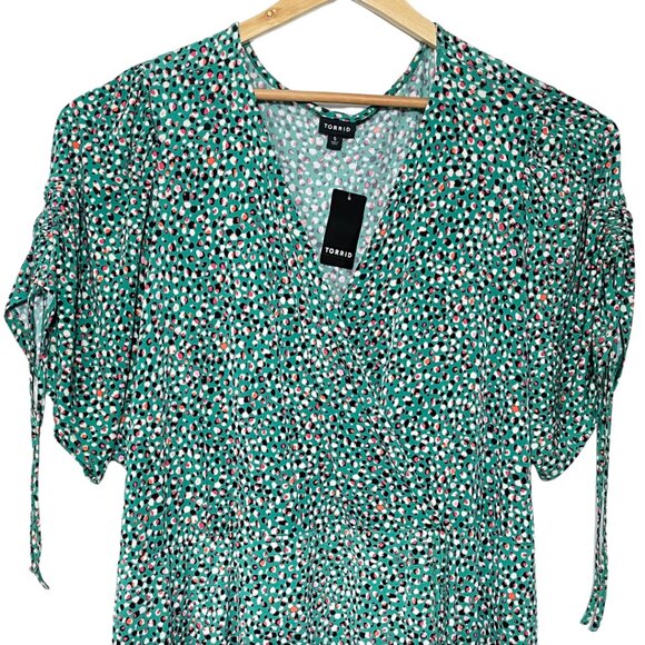 Torrid Wrap Dress NWT Size 5X Green Knit Pebble Print Puff Sleeve Ruffle Hem - Picture 3 of 16